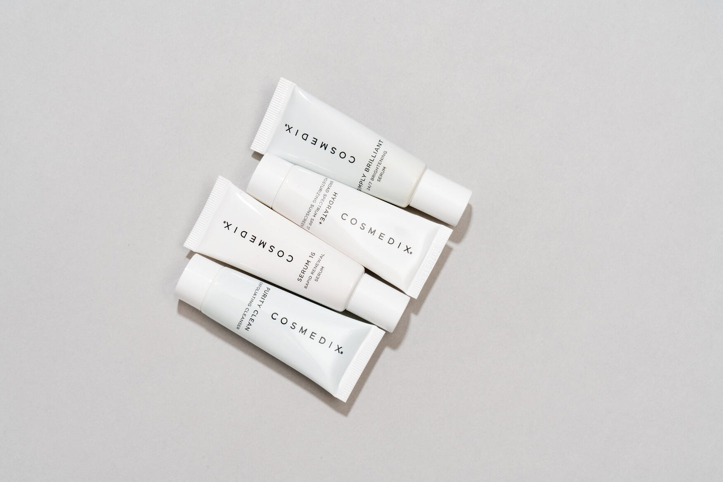 COSMEDIX SET EVEN SKIN TONE INHALT AUF GRAU